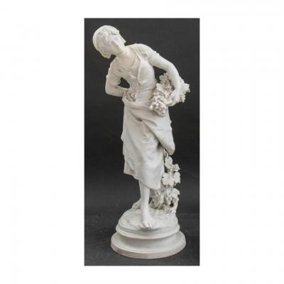 Paris Porcelain Sculpture Portrait of a Woman Grappilleuse Signed
