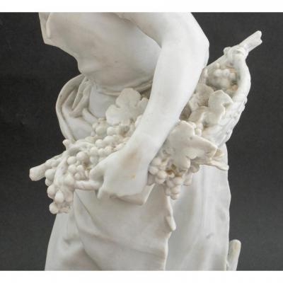 Paris Porcelain Sculpture Portrait of a Woman Grappilleuse Signed