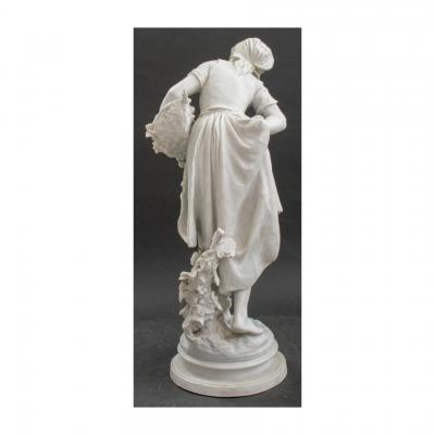 Paris Porcelain Sculpture Portrait of a Woman Grappilleuse Signed