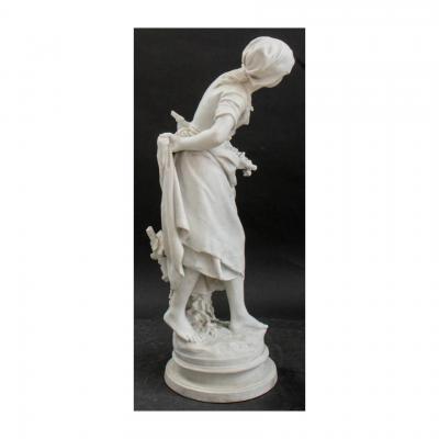 Paris Porcelain Sculpture Portrait of a Woman Grappilleuse Signed