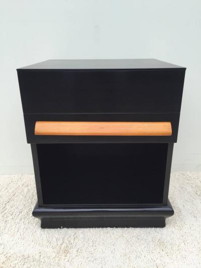 Paul L szl Pair of Elegant Nightstands or End Tables