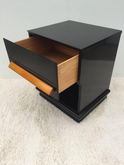 Paul L szl Pair of Elegant Nightstands or End Tables