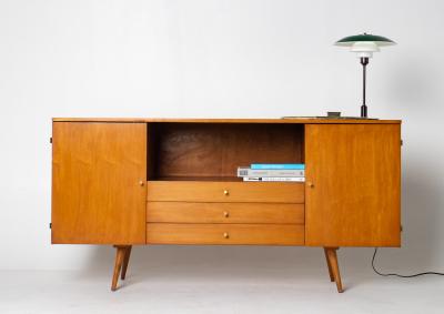 Paul McCobb Paul McCobb Planner Group Credenza in Solid Maple Circa 1950s