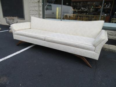 Paul McCobb Stunning Paul McCobb Style Bowtie Design Sofa Splayed Leg Midcentury