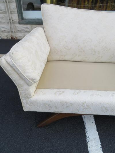 Paul McCobb Stunning Paul McCobb Style Bowtie Design Sofa Splayed Leg Midcentury