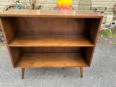 Paul McCobb Stylish Mid Century Small Bookcase by Paul McCobb for Planner Group