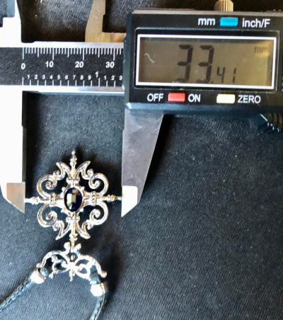 Paul Morelli Paul Morelli Garden Gate Sapphire on Leather Necklace in White Gold