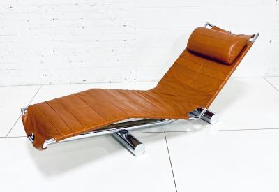 Paul Tuttle Chariot Chaise
