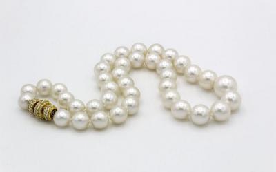 Pearl 18K Yellow Gold 10mm to 14mm Graduating Pearl Necklace