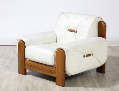 Percival Lafer Set of Four Italian 1970s Walnut and White Leather Lounge Chairs
