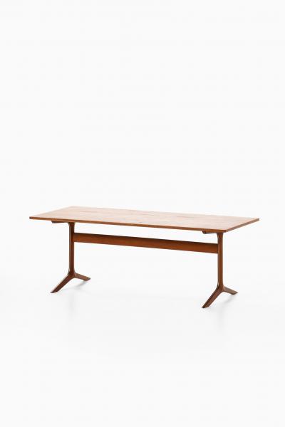 Peter Hvidt Coffee Table Model Silverline Produced by France S n