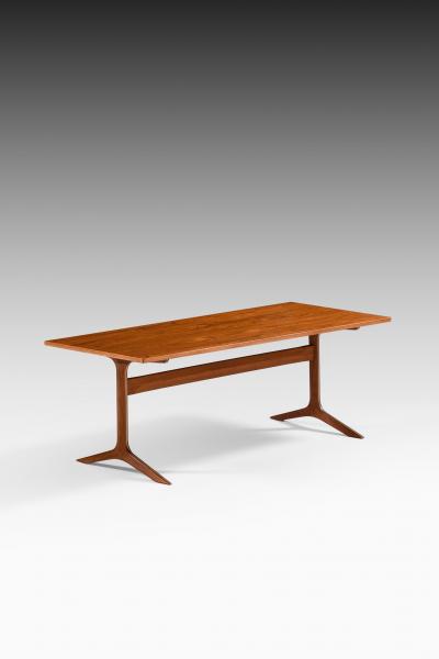 Peter Hvidt Coffee Table Model Silverline Produced by France S n