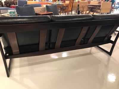 Peter Hvidt Orla M lgaard Nielsen Peter Hvidit black leather sofa