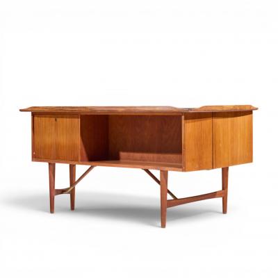 Peter L vig Nielsen Peter Lovig Nielsen Peter L vig Nielsen Mid Century Danish Teak Boomerang Desk