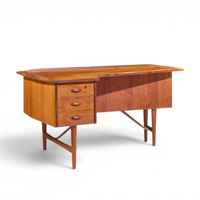 Peter L vig Nielsen Peter Lovig Nielsen Peter L vig Nielsen Mid Century Danish Teak Boomerang Desk