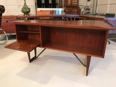 Peter Nielsen Peter Lovig Nielsen boomerang desk