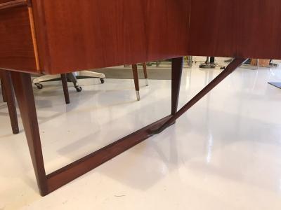 Peter Nielsen Peter Lovig Nielsen boomerang desk