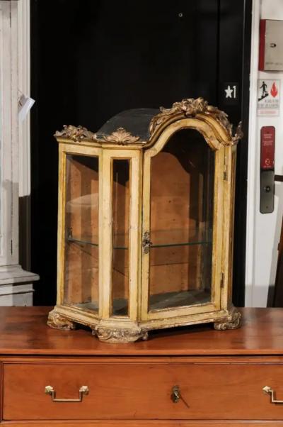 Petite 18th Century Venetian Painted Wood Rococo Vitrine with Carved Crest