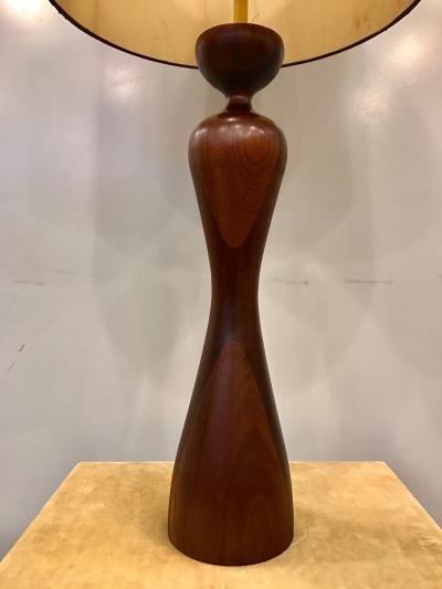 Phillip Lloyd Powell Pair of Phillip Lloyd Powell Walnut Lamps