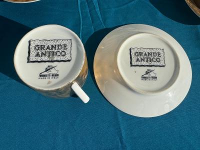 Piero Fornasetti 4 Cups 8 Saucers of 1950s Piero Fornasetti Gilt Grande Antico Tea Service