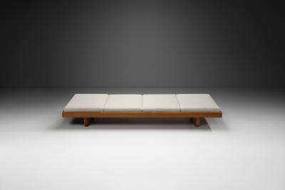 Pierre Chapo Pierre Chapo Elm L09H Daybed with Four Cushions France 1960s