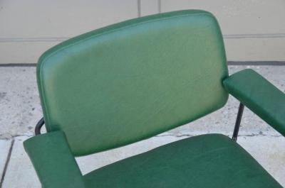 Pierre Paulin Original CM197 Armchair by Pierre Paulin for Thonet France