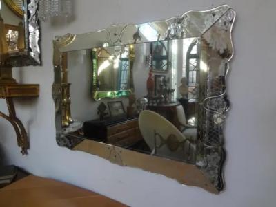 Pietro Chiesa Etched Scalloped Venetian Mirror by Pietro Chiesa