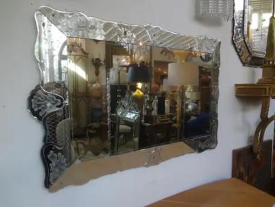 Pietro Chiesa Etched Scalloped Venetian Mirror by Pietro Chiesa