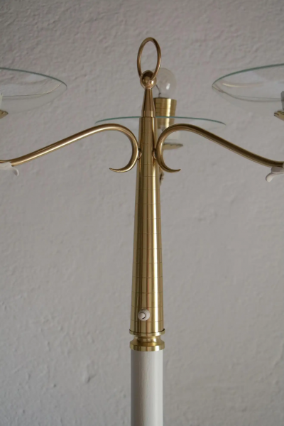 Pietro Chiesa Italian Ash Wood Polished Brass Lamp Floor attributed to Pietro Chiesa 1940s
