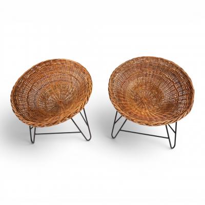 Pod Chairs Pair of Rattan Wicker Lounge Chairs on Metal Frame 1970