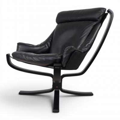 Poltrona Frau Poltrona Frau Viking Leather Lounge Chair by Sigurd Resell 1970