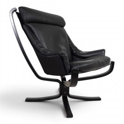 Poltrona Frau Poltrona Frau Viking Leather Lounge Chair by Sigurd Resell 1970