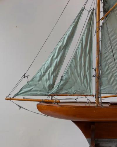 Pond Yacht Gaff Cutter
