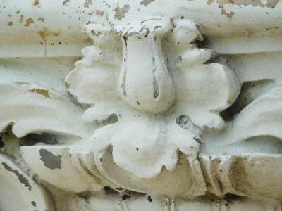 Postmodern Italian Fiberglas Coffee Table After an Antique Corinthian Capital