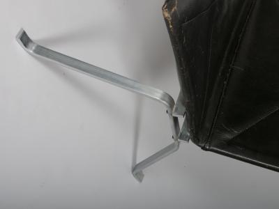 Poul Kj rholm Kjaerholm Poul Kjaerholm PK22 black leather lounge chairs for Fritz Hansen