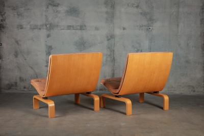 Poul Kjaerholm Kj rholm PAIR OF POUL KJAERHOLM CHAIRS
