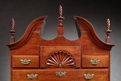 QUEEN ANNE BONNET TOP HIGHBOY