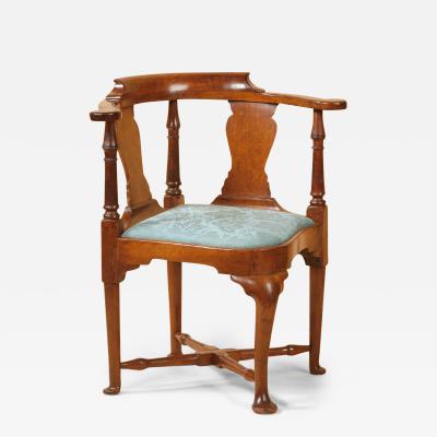 QUEEN ANNE HORSESHOE SHAPED SEAT CORNER CHAIR