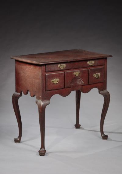 QUEEN ANNE SHELL CARVED DRESSING TABLE