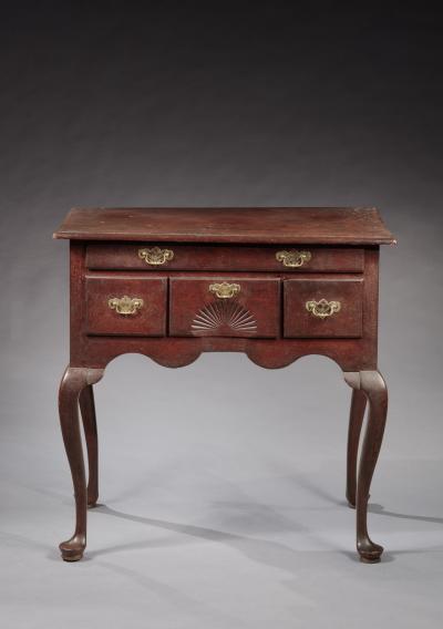 QUEEN ANNE SHELL CARVED DRESSING TABLE