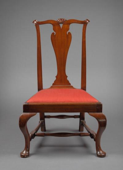 QUEEN ANNE SLIPPER CHAIR