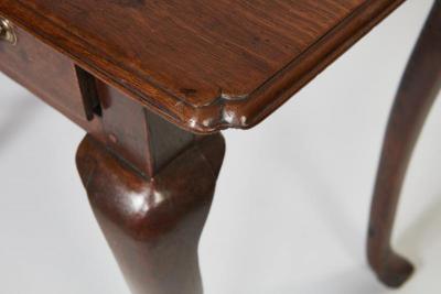 Queen Anne Oak Padfoot Table