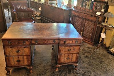 Queen Anne Style Pedestal Desk