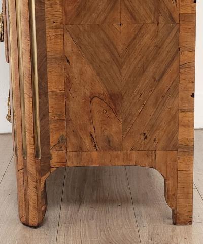 R gence Louis XV Rosewood Commode France circa 1740