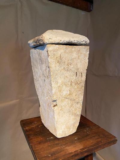 RARE ANCIENT GREEK LIMESTONE LIDDED VESSEL