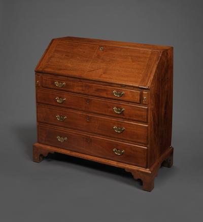 RARE QUEEN ANNE INLAID SLANT FRONT DESK WITH AN AMPITHEATRE INTERIOR