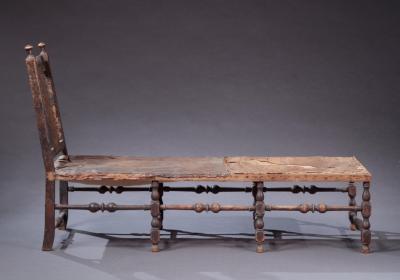 RARE WILLIAM AND MARY DAYBED