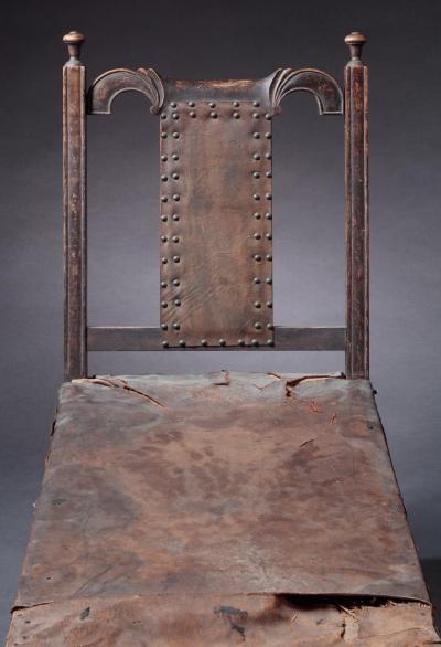 RARE WILLIAM AND MARY DAYBED