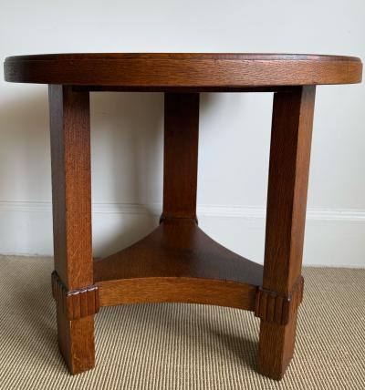 ROUND OAK TABLE