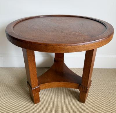 ROUND OAK TABLE